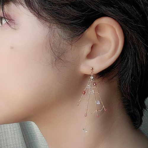 真夜中のクモ美の耳飾り 【受注制作】 ピアス イヤリング イヤーカフ 