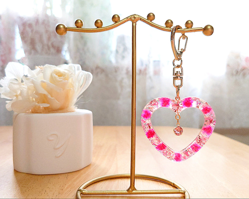 ハートに閉じ込めた桃色かすみ草 キーホルダー（UVレジン） その他