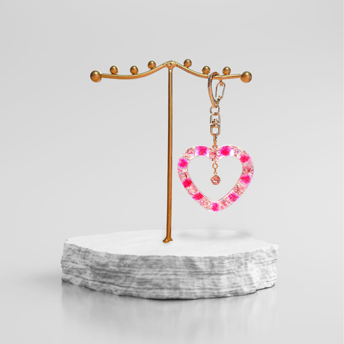 ハートに閉じ込めた桃色かすみ草 キーホルダー（UVレジン） その他