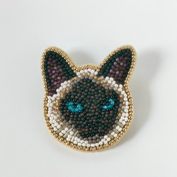 ビーズ刺繍◆猫のブローチ＊シャム 1枚目の画像