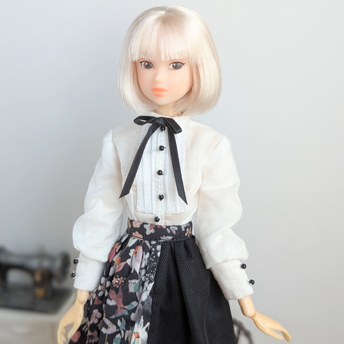 1270※momokodollアウトフィット※単品※黒のリボンの白長袖