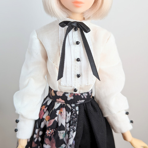 1270※momokodollアウトフィット※単品※黒のリボンの白長袖