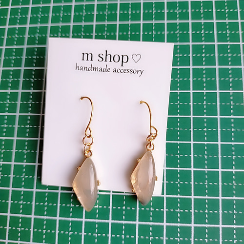 ハンドメイドピアス3333 mimi33】ツイストメタルピアス[Sheerchic]｜アネモネ