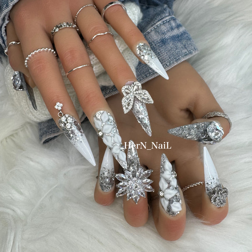 ホワイトシルバーラメ3D花アート振袖成人式ネイルチップ ネイルチップ