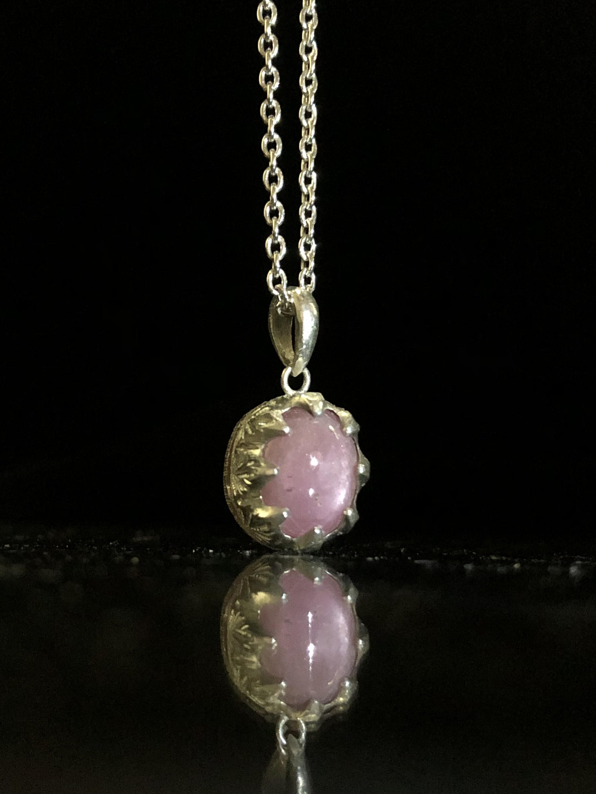 スタールビーのペンダント