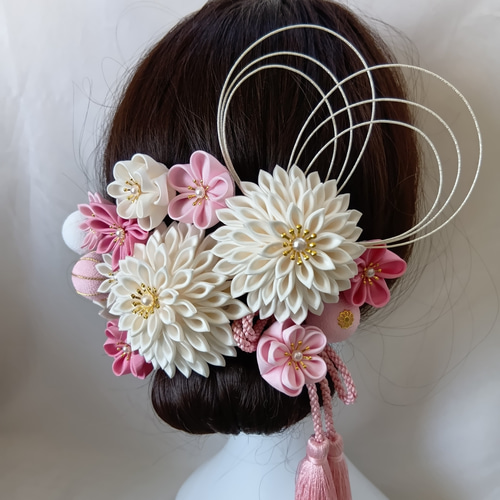 受注制作】白 ピンク つまみ細工 髪飾り 成人式 結婚式 七五三 和装 袴