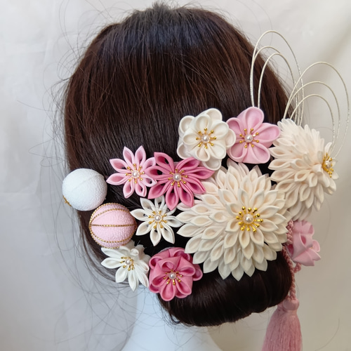 受注制作】白 ピンク つまみ細工 髪飾り 成人式 結婚式 七五三 和装 袴