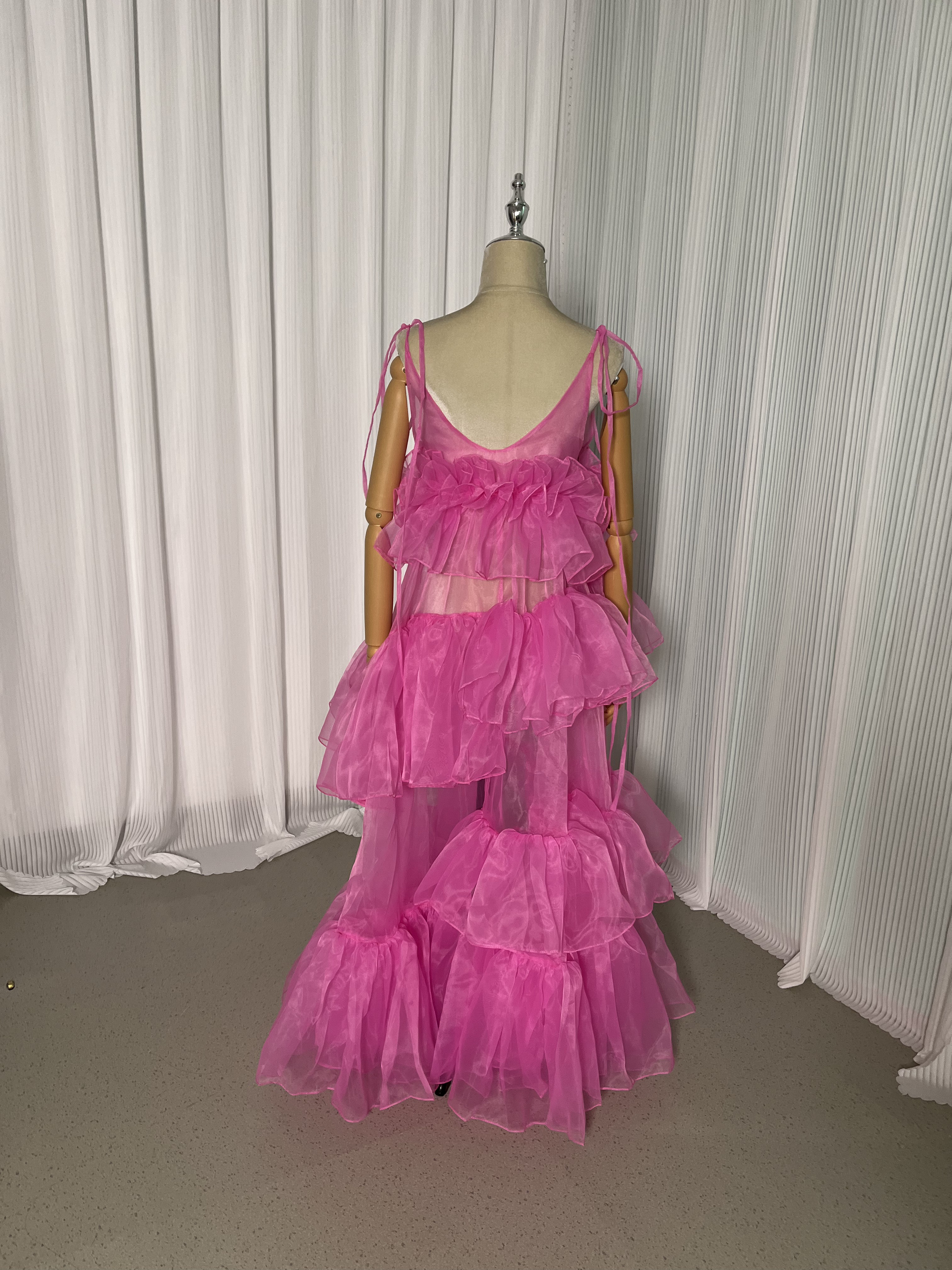 送料無料！プリンセスライン 上質オーガンジー ミニドレス 可愛い デザイン感 光沢サテン 前撮り 2次会 演奏会