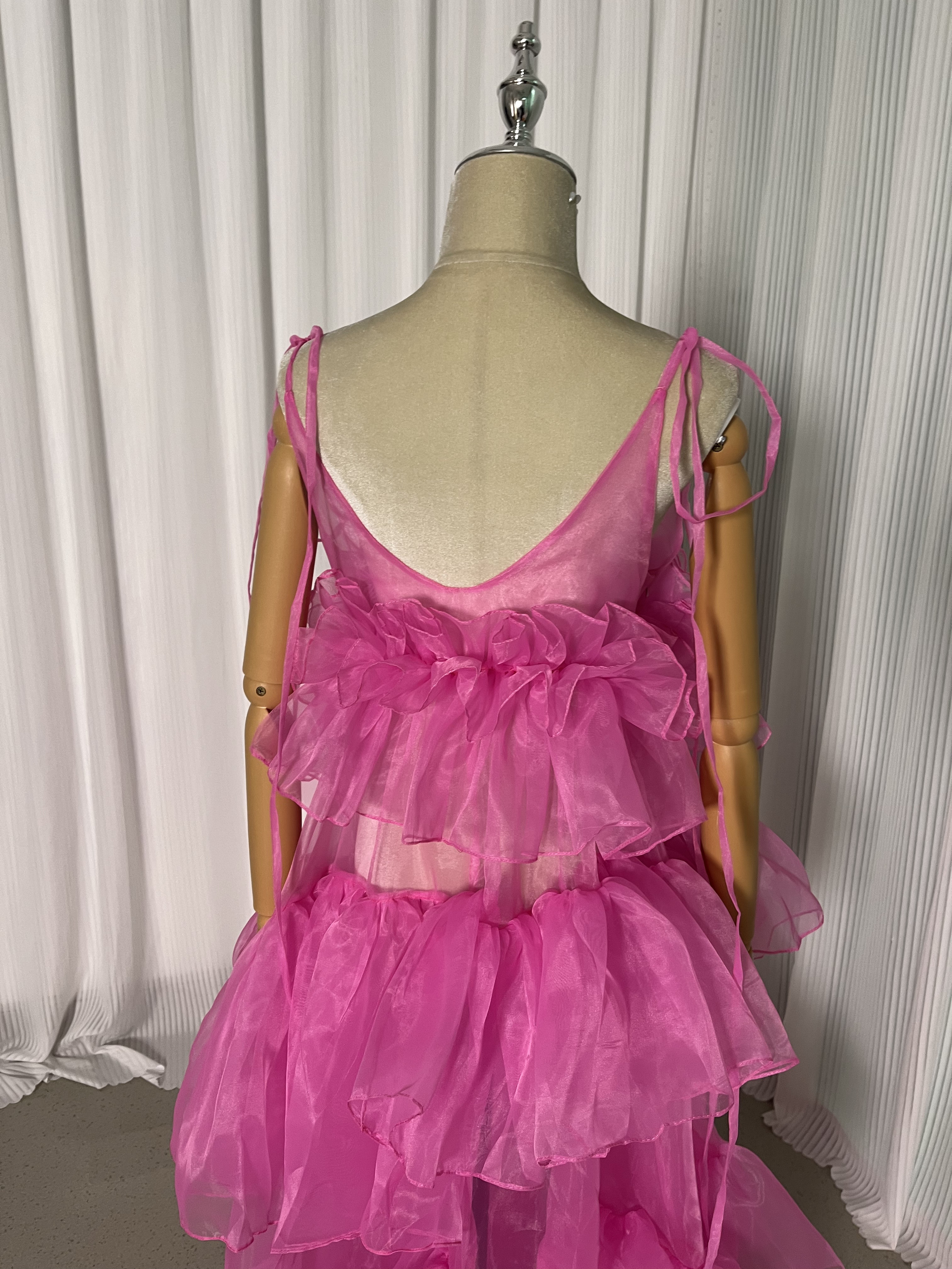 送料無料！プリンセスライン 上質オーガンジー ミニドレス 可愛い デザイン感 光沢サテン 前撮り 2次会 演奏会