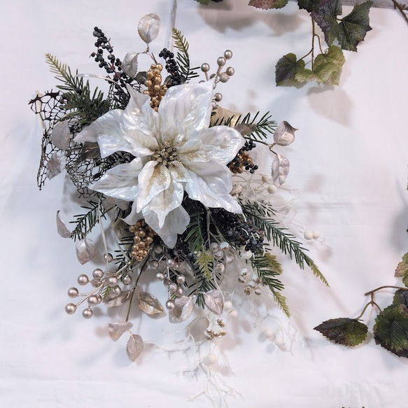 商品名【美鐘】ゆみい♥ポインセチアとローズの花束風クリスマススワッグリース ☆【数量限定販売】クリスマス スワッグ ポインセチア（ホワイト