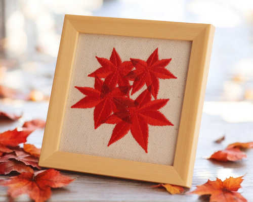 刺繍絵画 額入り 赤竹と紅葉 インテリア アート　F4 刺繍絵画 額入り 赤竹と紅葉 インテリア アート F4 刺繍絵画 赤竹 額