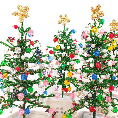 ○クリスマスツリー 高さ25cm 定番の緑色のツリーに沢山の飾りと雪に