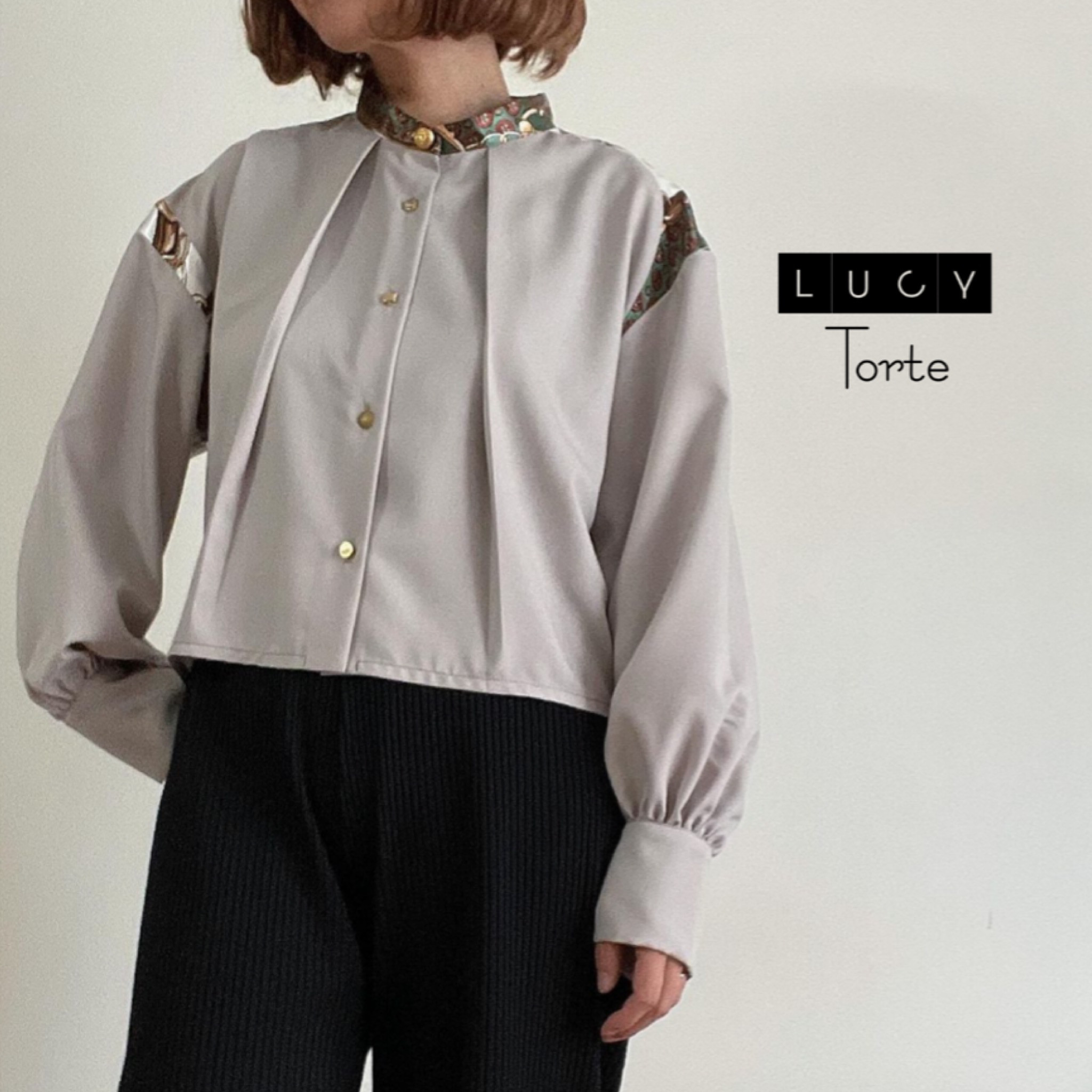 スカーフ切り替え スタンドカラー クロップド丈 長袖ブラウス【LIGHT GRAY】