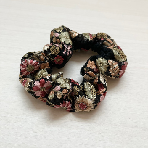 インド刺繍リボンで作ったシュシュ シュシュ TAMY'S FACTORY 通販