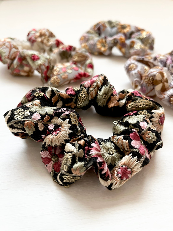 インド刺繍リボンで作ったシュシュ シュシュ TAMY'S FACTORY 通販