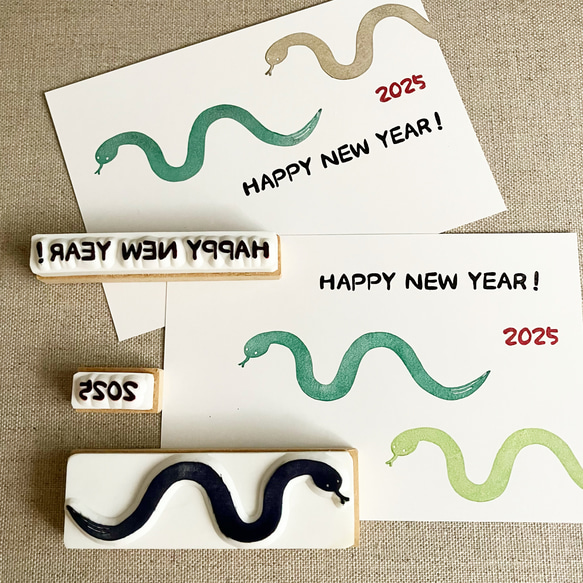 巳年》年賀状作りに☆シンプルなヘビとHAPPY NEW YEAR・2025の