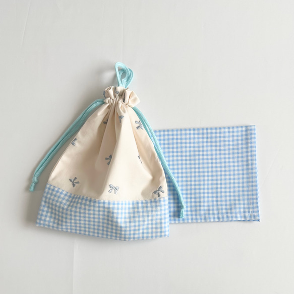 【りぼん】ランチョンマット　巾着袋　給食袋　オーダーページ リボン刺しゅうブルー 給食セット 給食袋 ランチョンマット 花柄 巾着