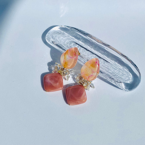 ガラスカボション】ニュアンス桃色ピンク×ドロップ大ぶりピアス ピアス  