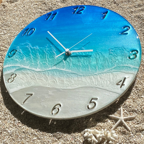 レジン海アート_時計 ブルーグラデーション 抜き穴文字タイプ 海