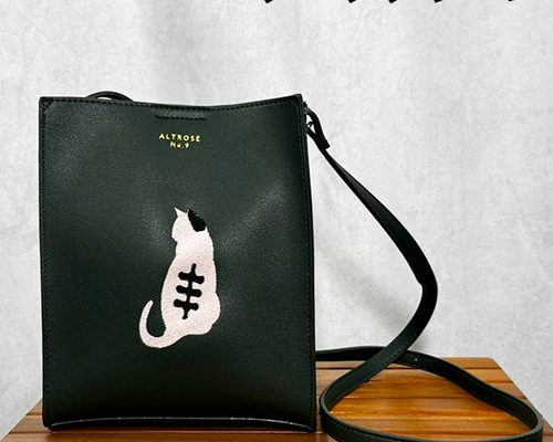 送料無料】【現品限り】猫後ろ姿シルエットの刺繍 フェイクレザー ミニ