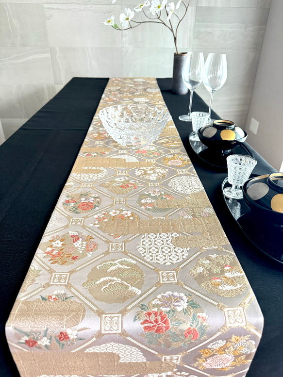 ︎◼︎C1141◼︎一点物袋帯 正絹 蜀江文 草花 テーブルランナー(〜270cm)