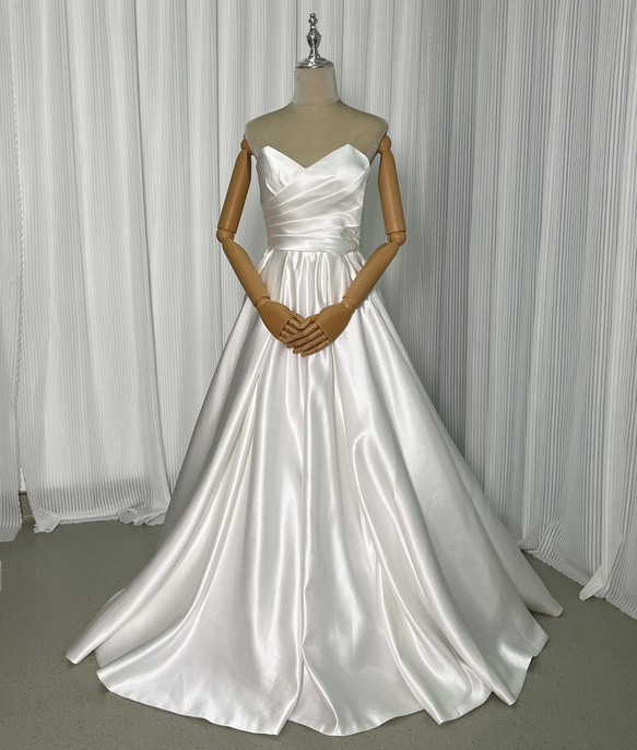 送料無料！ウエディングドレス ベアトップ スレンダーライン オフ  