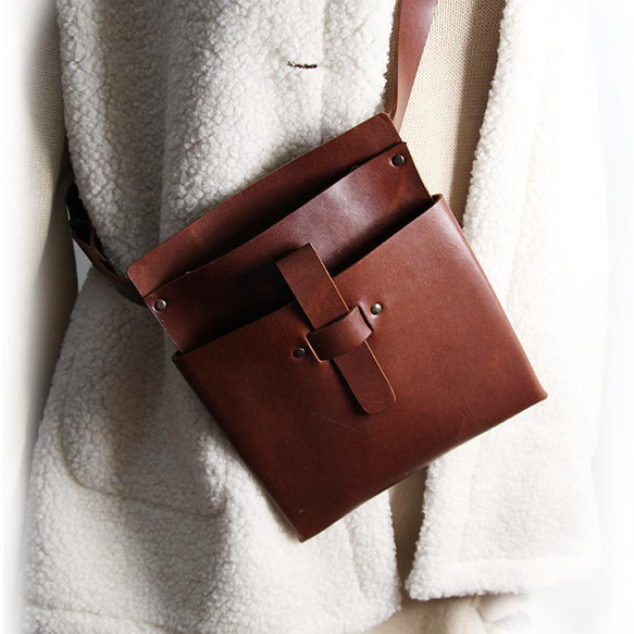 ロングベルト付 ヌメ革 茶 ベルトポーチ スマホケース ボディバッグ