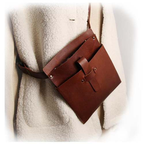 激レア　アルバ  ウエストポーチ　ヌメ皮 激レア アルバ ウエストポーチ ヌメ皮 アルバローザ 激レア バック