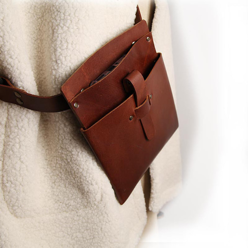 ロングベルト付 ヌメ革 茶 ベルトポーチ スマホケース ボディバッグ