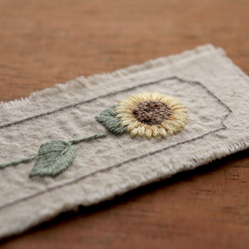 ﾋﾏﾜﾘ«押し花刺繍の栞» *刺繍ブックマーカー *手帳・日記帳に