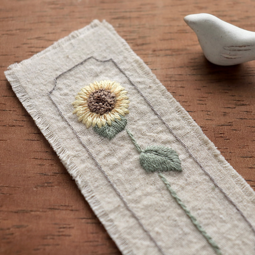 ﾋﾏﾜﾘ«押し花刺繍の栞» *刺繍ブックマーカー *手帳・日記帳に