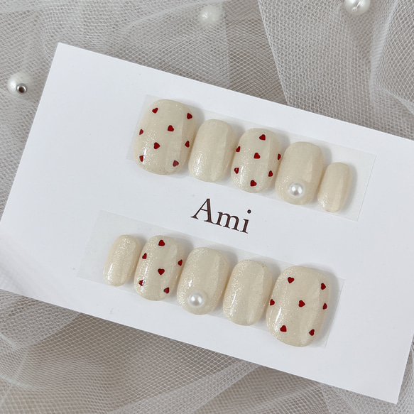 ネイルチップ＊赤レッド ミニハートホロ パール ベージュ 淡色