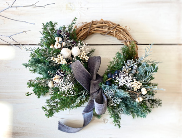 プリザーブドフラワー︎︎⟡ベロアリボンとシックな針葉樹のクリスマス