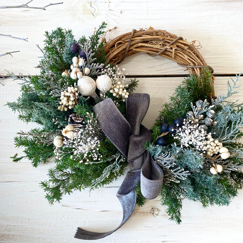 1.クリスマスハーフリース プリザーブドフラワー︎︎⟡ベロアリボンとシックな針葉樹のクリスマス