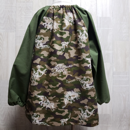 80～150size 新作 恐竜迷彩 長袖スモック カーキ その他入園グッズ