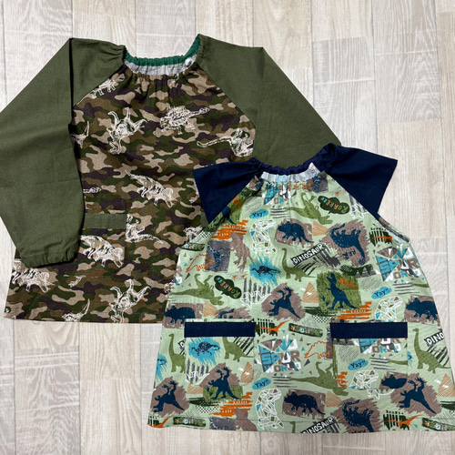 80～150size 新作 恐竜迷彩 長袖スモック カーキ その他入園グッズ