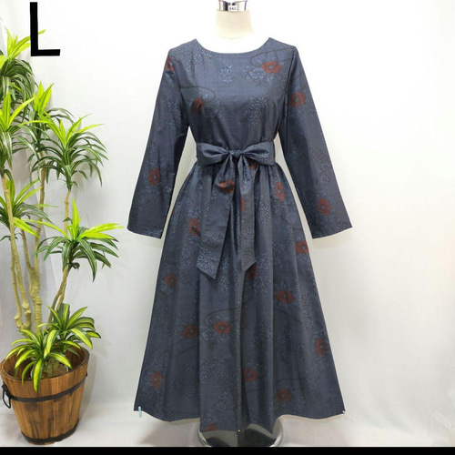 着物リメイク ワンピース 2WAY 花柄 ロング ギャザー 大人かわいい アンティーク 長袖 正絹 大島紬 ワンピース sakura_saku 通販|Creema(クリーマ) 18407708 着物リメイク ワンピース 2WAY 花柄 ロング ギャザー 大人かわいい アンティーク 長袖 正絹 大島紬 ワンピース sakura_saku 通販|Creema(クリーマ) 18407708