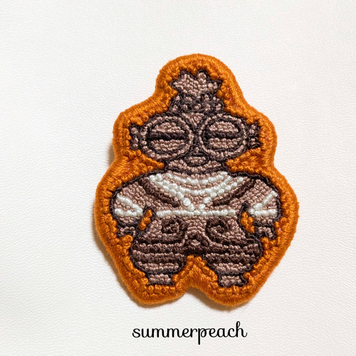 受注生産 土偶玉止め刺繍ブローチ ブローチ summerpeach 通販 18407732