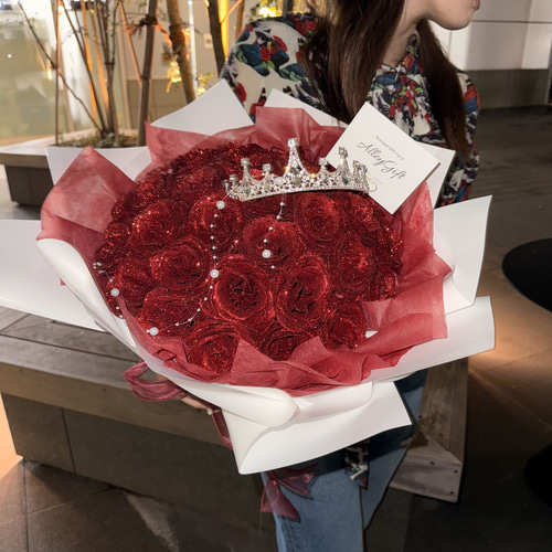 33本の赤色グリッターローズ花束 夜になると超キラキラする今バズっ
