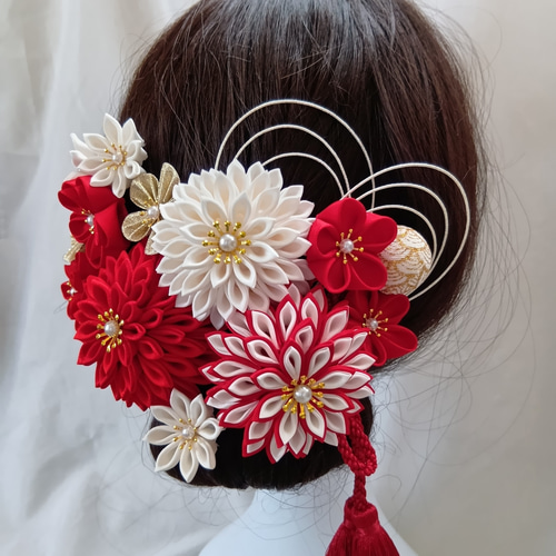 受注制作】赤 白 つまみ細工 髪飾り 成人式 結婚式 七五三 和装 袴