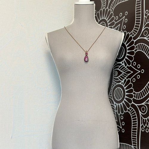 瑠美』ルビーインゾイサイトとルビーのマクラメペンダントネックレス