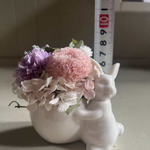 うさぎのエッグスタンド仏花 小さな家族 ペットのお悔やみ 仏壇