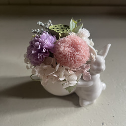 うさぎのエッグスタンド仏花 小さな家族 ペットのお悔やみ 仏壇