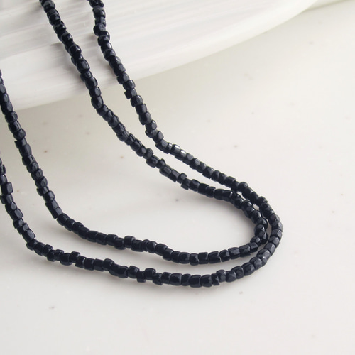 KABURU 留め具のない ロングネックレス ガラス ビーズ 黒 ブラック