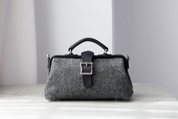 「ウール×革の組み合わせ」大人気！横型がま口バッグ 手作りのレザーショルダーバッグレディース 2枚目の画像