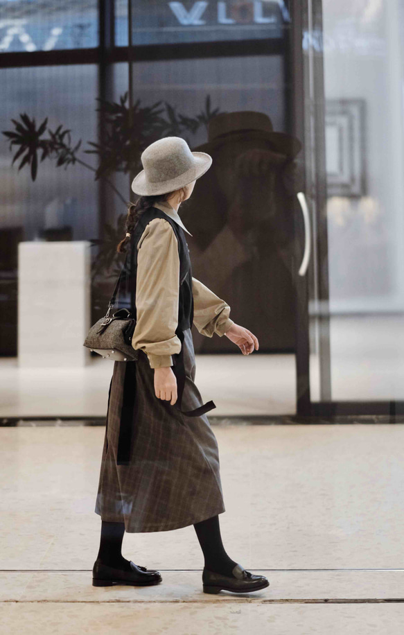 「ウール×革の組み合わせ」大人気！横型がま口バッグ 手作りのレザーショルダーバッグレディース 19枚目の画像