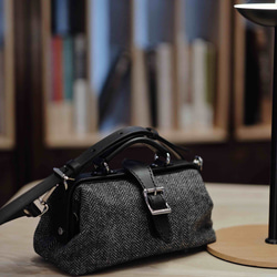 「ウール×革の組み合わせ」大人気！横型がま口バッグ 手作りのレザーショルダーバッグレディース 4枚目の画像