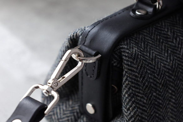 「ウール×革の組み合わせ」大人気！横型がま口バッグ 手作りのレザーショルダーバッグレディース 17枚目の画像