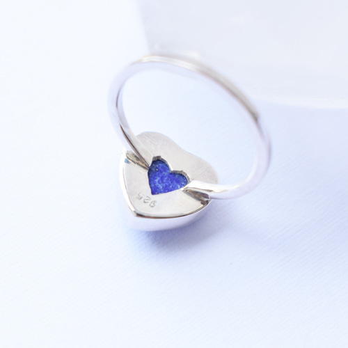神秘的な青が美しいハートのラピスラズリシルバーリング 天然石リング