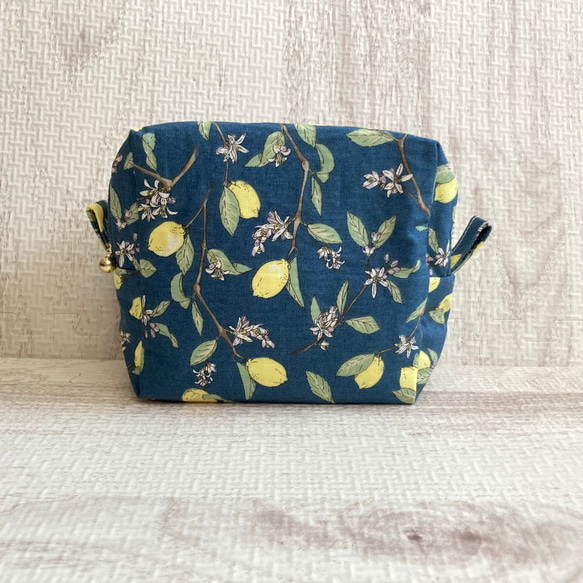 ハンドメイド スクエアポーチ